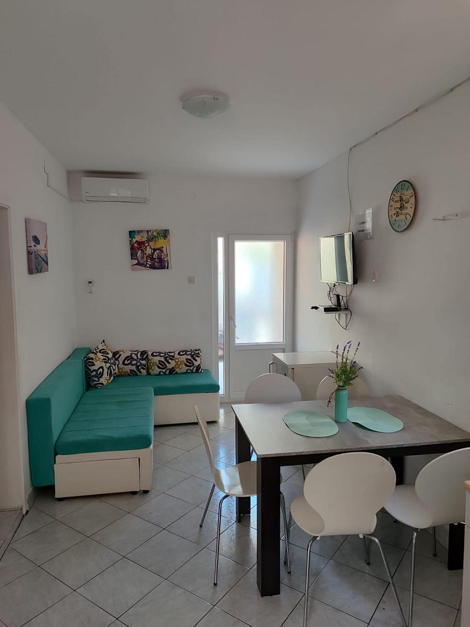 Iva Apartments Подаца Экстерьер фото
