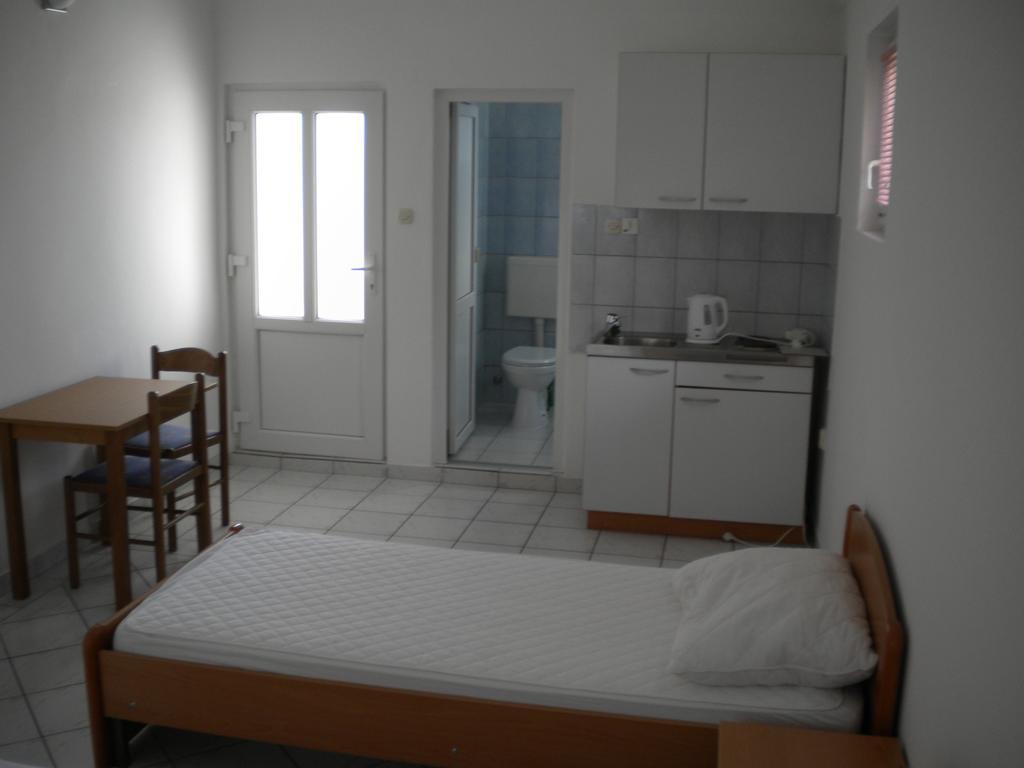 Iva Apartments Подаца Экстерьер фото
