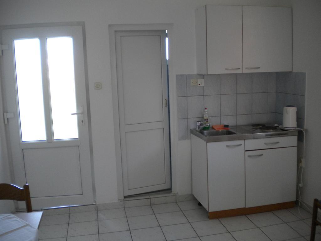 Iva Apartments Подаца Экстерьер фото